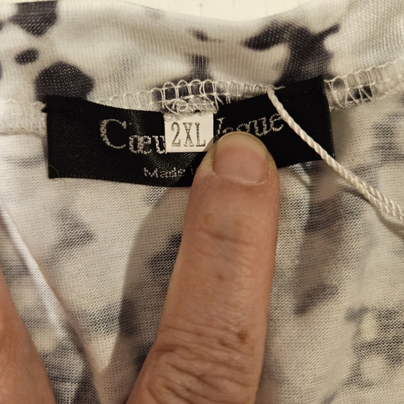 Women's  blouse NWT - Picture 3 of 4